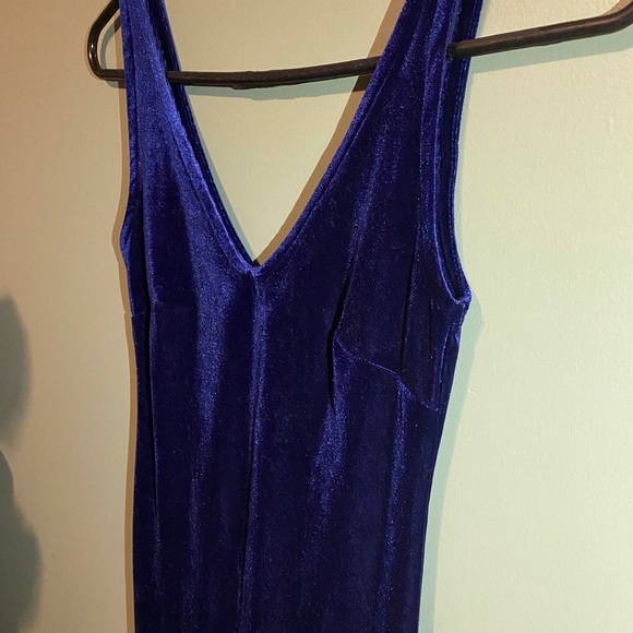 Blue suede evening dress - Picture 2 of 16